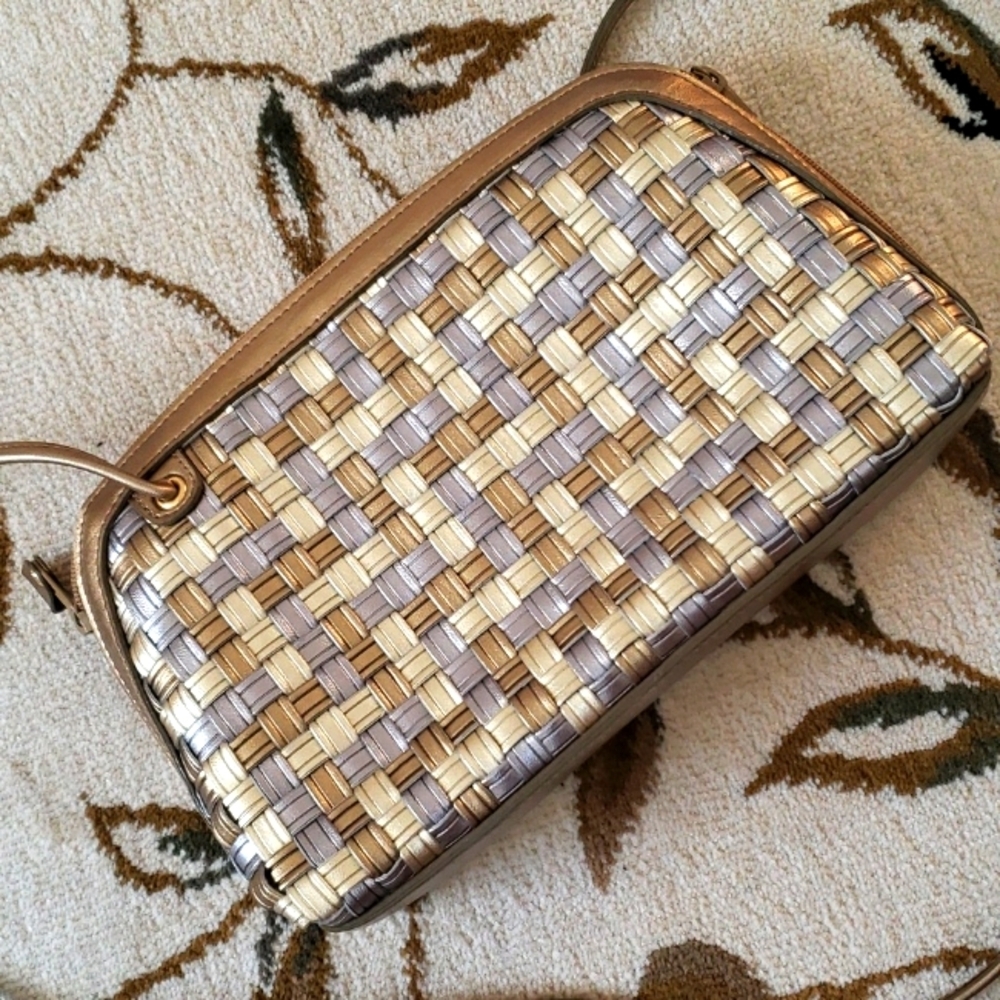 Studio Imports Vintage Metallic Faux Leather Basket Weave Cross Body Zip Bag